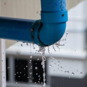Closeup,View,Of,Leaked,And,Splash,Water,From,The,Plastic