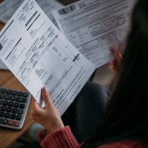 budgetting to save on utility bills rising in the summer from increasing heat